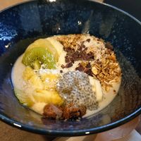 Coconut bowl at SharkFellowsCoffee in Fukuoka