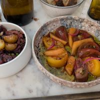 Légumes rôtis et salade de tomates et melon at Convives in Martel