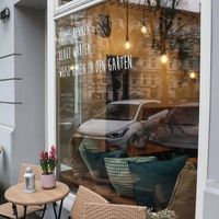 Draußen sind auch Tische   at Der Geheime Garten in Hamburg