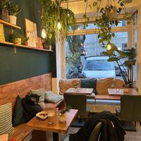 Einer von drei kleinen, grünen Gasträumen   at Der Geheime Garten in Hamburg