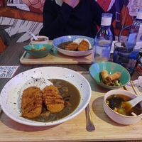 Curry vegetal,te viene con una sopa y dos rollos vegetales. at Tsuruta Ramen in Mostoles