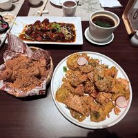 避風塘蘿蔔糕、金沙彩蔬、黑椒天貝、莓果山藥泥、淮山北菇大補湯  at Huichung Vegetarian - 惠中蔬食滴水坊 in Taichung