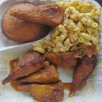 Drumsticks, cornbread, vegan mac and cheese at ELife in Washington