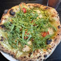 vegan avocado pizza with remarkable vegan mozarella  at 60 seconds to Napoli in Dresden