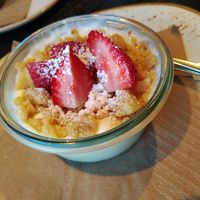 Vegan Erdbeer Crumble at 60 seconds to Napoli in Dresden