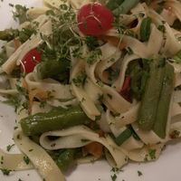Bandnudeln mit Spargel  at Gaggianer in Bingen Am Rhein