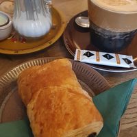 Chocolate bread and latte at Café Vegardie in Berlin