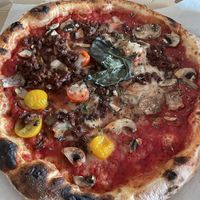 Pizza La Pertutti  at Grosso Napoletano in Barcelona