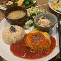 hamburger plate at Paprika Shokudo Vegan in Osaka