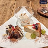 Three dessert selection: brownie, ice cream, tofu cheesecake at Paprika Shokudo Vegan in Osaka