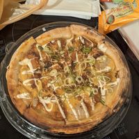 Tempeh teriyaki and mayo pizza to go at Paprika Shokudo Vegan in Osaka