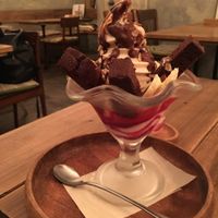 Paprika Parfait - vanilla soy (?) ice cream with brownie chunks, chocolate and berry sauce, bananas and berries at Paprika Shokudo Vegan in Osaka