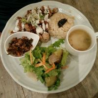 Karage set meal (marinated fried chicken) at Paprika Shokudo Vegan in Osaka