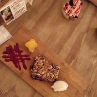 Gluten-free vegan blueberry crumble 😋 at Paprika Shokudo Vegan in Osaka