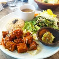 Tempeh plate at Paprika Shokudo Vegan in Osaka