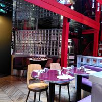Eat-in space at Maslow - Temple in Paris