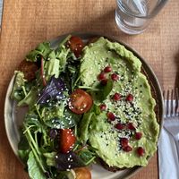 Happy Avocado! Sehr lecker und frisch!  at Café BAU in Cologne