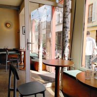Eat-in space at Trombone in Paris