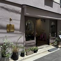 Entrance. A few tables and counter seating downstairs, but more spacious upstairs. Steep stairs though!  at Atomiyosowaka in Tokyo