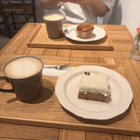 carrot cake  at Atomiyosowaka in Tokyo
