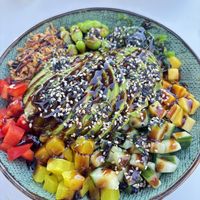Veggie poké bowl (vegan zonder de mayo)  at Kilaa Bistro in Oudsbergen
