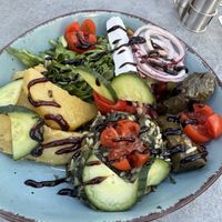 Vegan Bowl mit griechischen Spezialitäten  at Syrtaki in Ludwigsburg