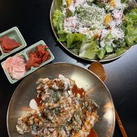 Snowball salad and Fried Oyster Mushrooms   at Vegenarang in Seoul