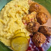 Bötttchullar med mos at Arsenik Bistro  in Malmo