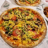 Pizza at Siciliana in Crete