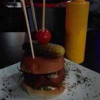 Oldtimer burger. The yellow can has vegan mayo and you can use it if you wish at Lily Burger in Berlin