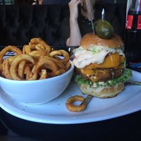 the vegan FBI New York with seitan and curly fries at Lily Burger in Berlin