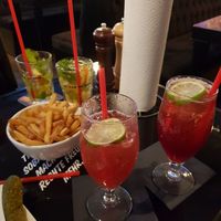 Neverending Story and Mojito Royal at Lily Burger in Berlin