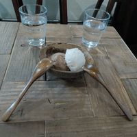 Ice cream scoops chocolate (left) and original (right) flavours at Coconut Glen's Kitahama -ココナッツグレン 北浜店 - ハワイ発ココナッツアイス in Osaka