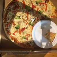 Large vegan-cheese pizza wegmans at Wegmans in Rochester