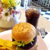 Burger at Dodo Bon Pan Cafe in Panama City