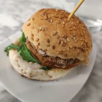 Minihamburguesa at Cafe Atelier in Salamanca