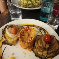 Plato del día: alcachofas confitadas con timbal de quinoa. at Cafe Atelier in Salamanca