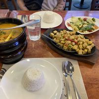 left: Kare-Kare without meat (contains peanut), middle: Sizzling Tofu without Mayonnaise, right: Chop Suey, at the top: one portion of rice. All was very delicious!!  at Max's Restaurant in Paranaque