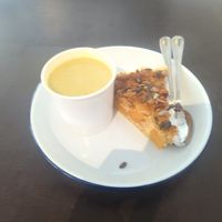 Coconut cauliflower curry (left) and Pumpkin and chickpea quiche (right) at Counter in Amsterdam