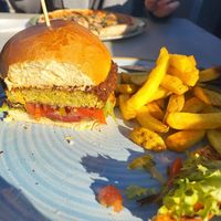 Falafelburger mit frischen Pommes at Dünenrestaurant in Heligoland