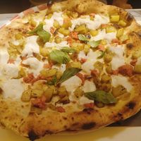 Pizza salsiccia e patate (vegan) at Pizzeria Errico Porzio Lungomare in Naples