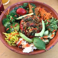 Pimento recheado com quinoa at House of Wonders in Cascais