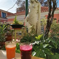 Os melhores sumos naturais (mandarina e beterraba) at House of Wonders in Cascais