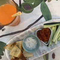 Entrada + Sumo de cenoura, maçã e gengibre   at House of Wonders in Cascais