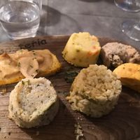 Tavolozza vegana at La Posteria Ristorante Pizzeria in Viareggio