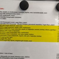 Menu with serveral and clear vegan options at Q-Snack in Leuven
