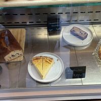 Cakes vegan labeled   at Lisa's in Cologne