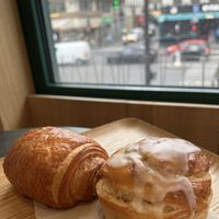 Pain au chocolat + Brioche à la cannelle (qui avait un glaçage au citron…)  at Land & Monkeys - Grands Boulevards in Paris