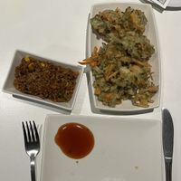 Buñuelos de verduras y azzoz  at Cafe y Té Pacífico in Salamanca