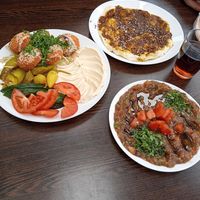 Falafelteller, Babaganousch und Brot mit Tymian at Aldemashky Restaurent - Halle (Saale) in Halle